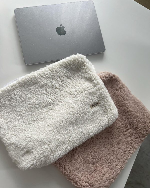 Rosie Cream laptop case